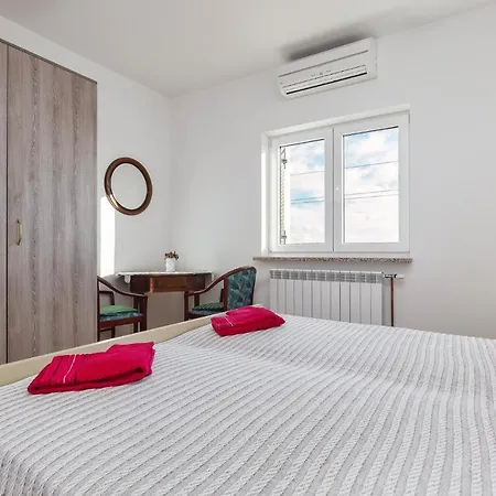 Katica Apartment *